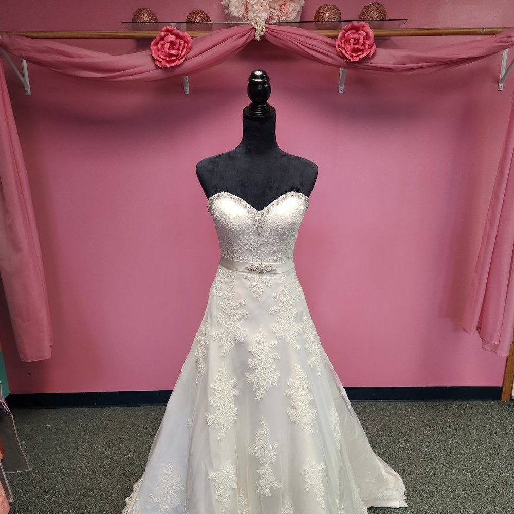 Symphony S3703 Ivory Size 6 Bridal Gown/Wedding Dress
